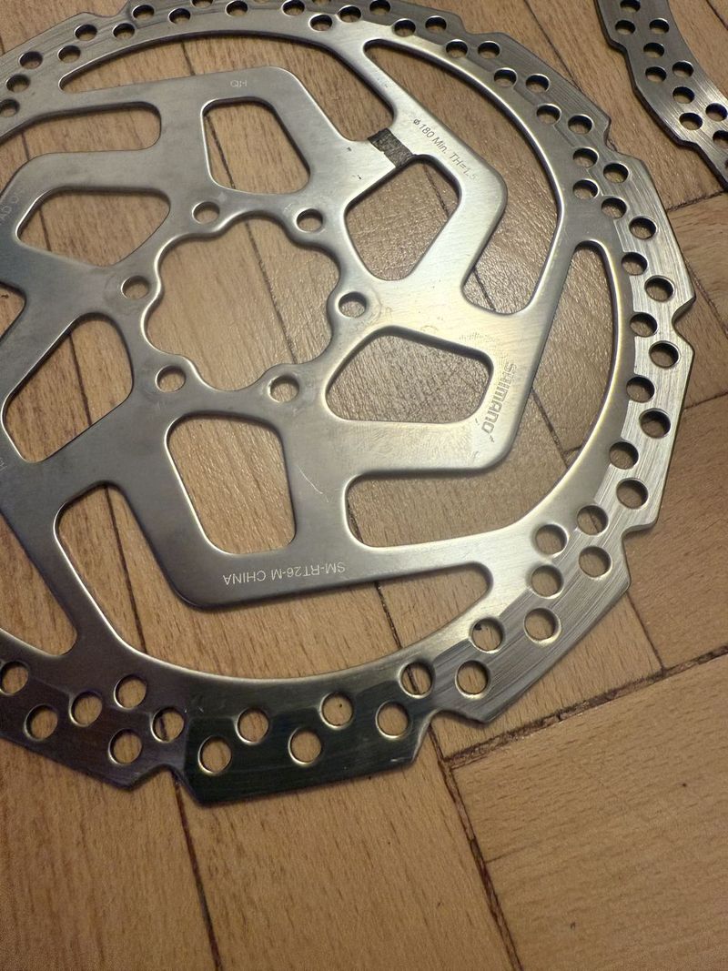 Kotouče Shimano 180mm
