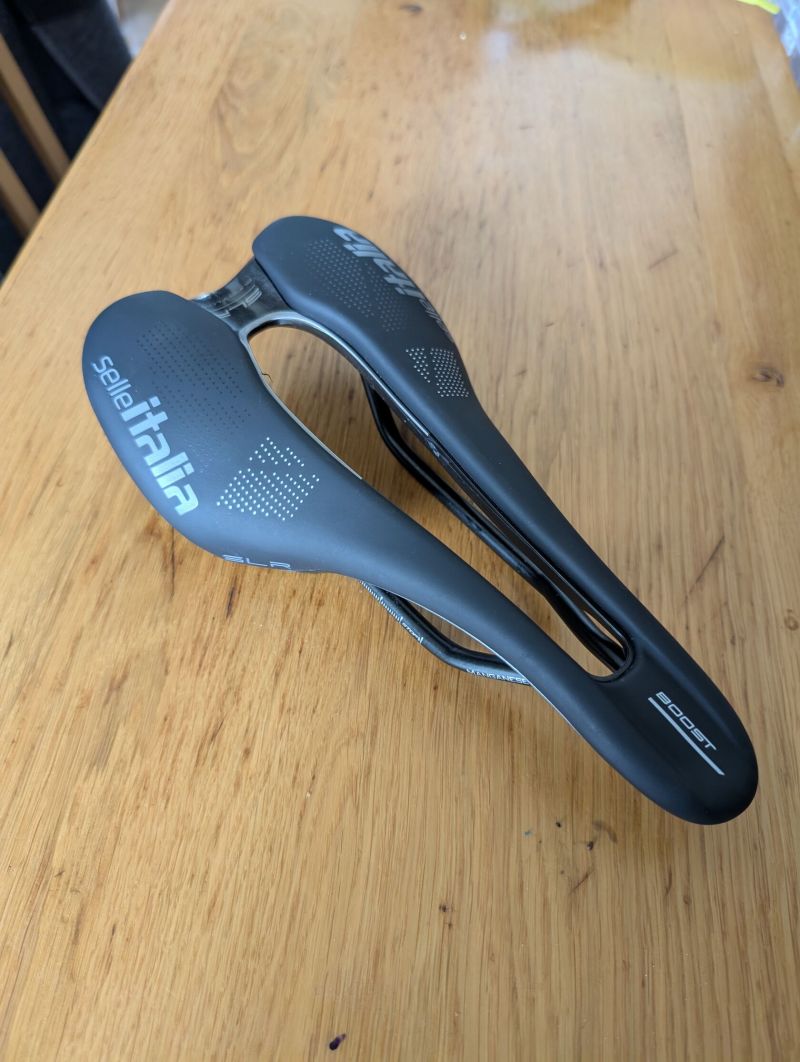 Prodám sedlo Selle Italia SLR Boost TM Superflow S3 šířka 130 mm