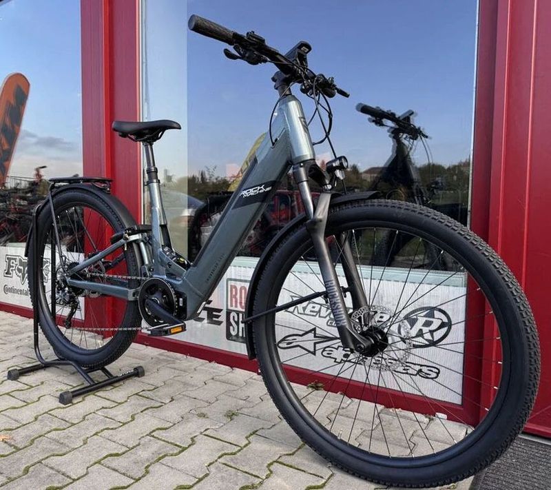 🔥🔥 SLEVA 21.000 Kč -24% 🔥🔥 Rock Machine Crossride e450 FS Touring Gloss Grey/Black 