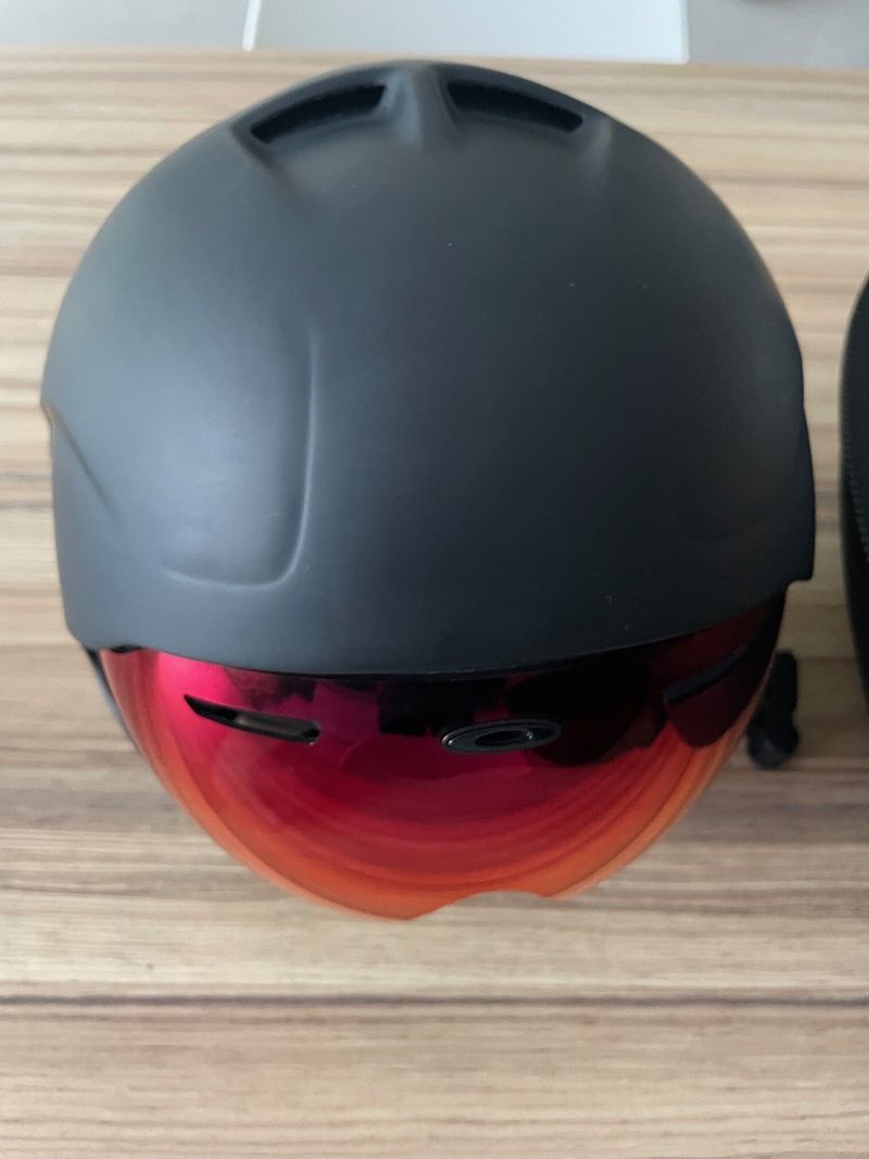 Helma Oakley ARO7 Mips, vel. M