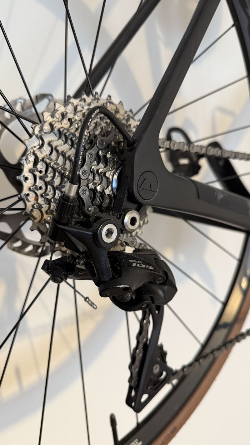 Prodám silniční kolo CANYON Endurace CF7