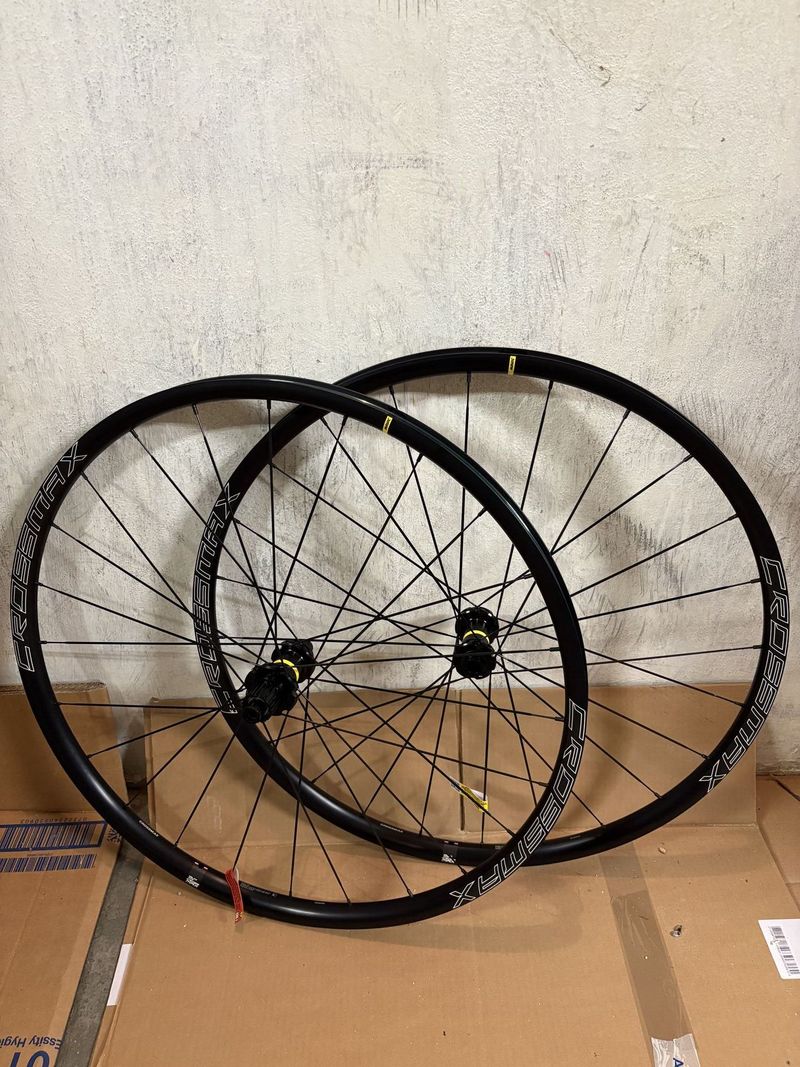 Zapletená kola Mavic Crossmax Boost 29"
