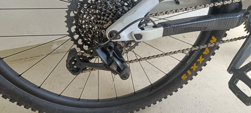 PRODÁM KARBONOVÉ ENDURO CUBE STEREO 150 velikost S