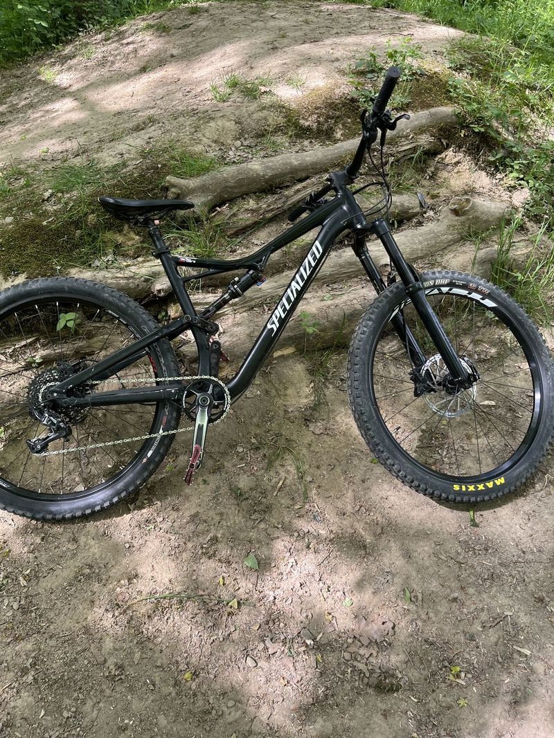 Specialized stumpjumper - trailový bike v dobrém stavu