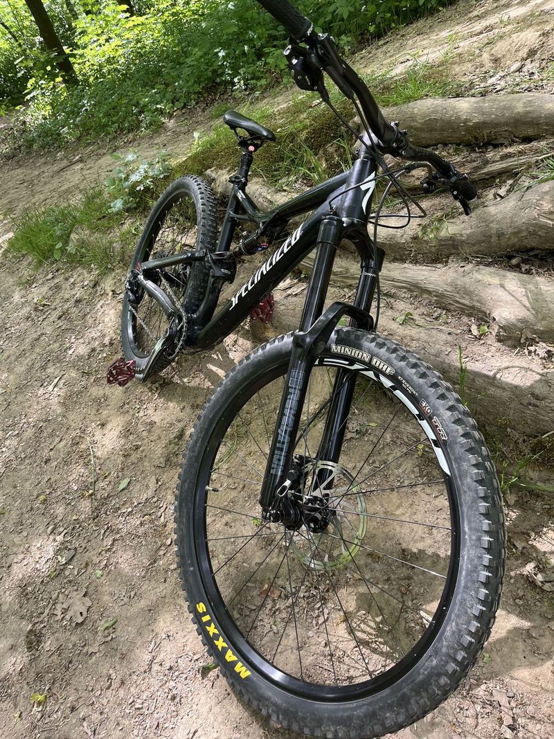 Specialized stumpjumper - trailový bike v dobrém stavu