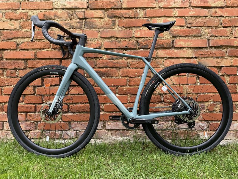 Superior X-Road GR, 1x12, karbon kola, combo řídítka, nové komponenty