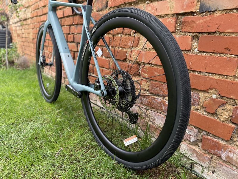 Superior X-Road GR, 1x12, karbon kola, combo řídítka, nové komponenty