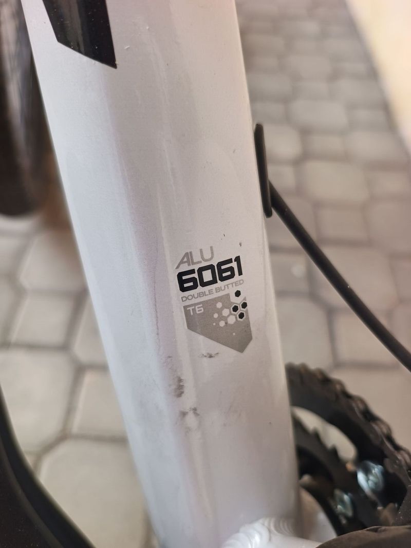 Superior XC 879