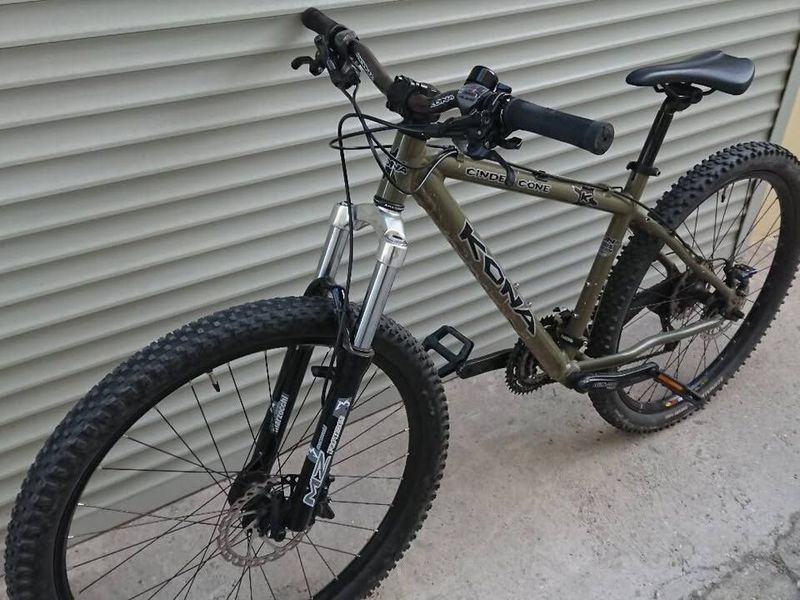 Kona Cinder Cone, kola 26", 16" rám