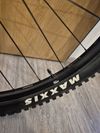 Zapletené zadní kolo Mavic Crossmax 29"