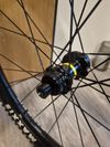 Zapletené zadní kolo Mavic Crossmax 29"