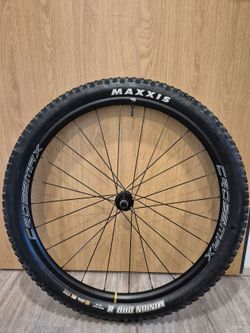 Zapletené zadní kolo Mavic Crossmax 29"