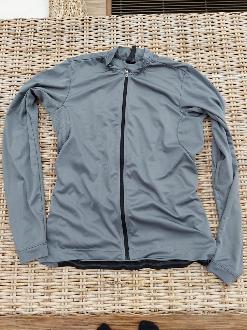 Cyklistické oblečení Specialized , Gore a Adidas