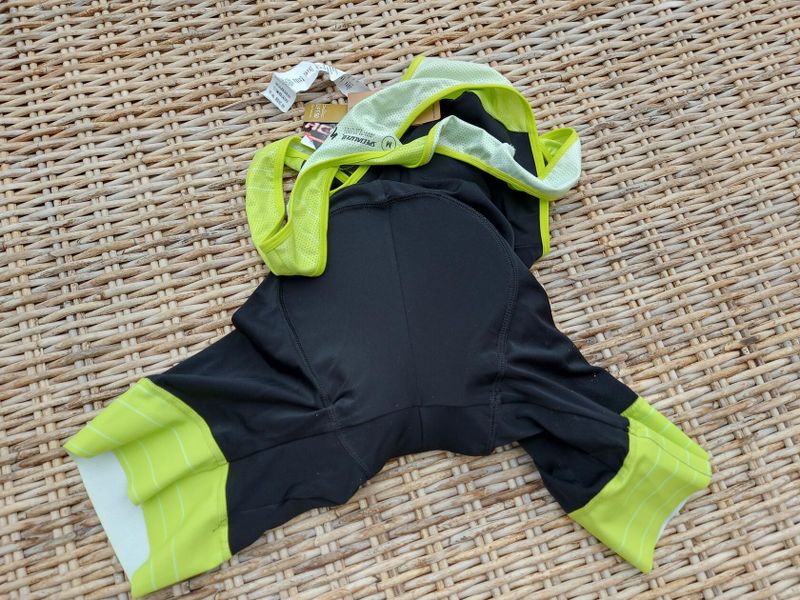 Cyklistické oblečení Specialized , Gore a Adidas