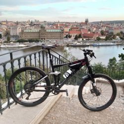 Cube Stereo PRO 140 HPA celoodpružené hoské kolo L