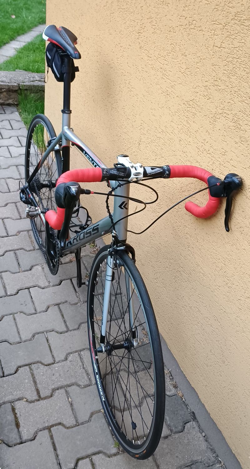 Silniční kolo Kross Vento 2.0 SORA