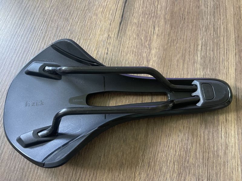 Fizik Vento Antares R1 sedlo 140 mm