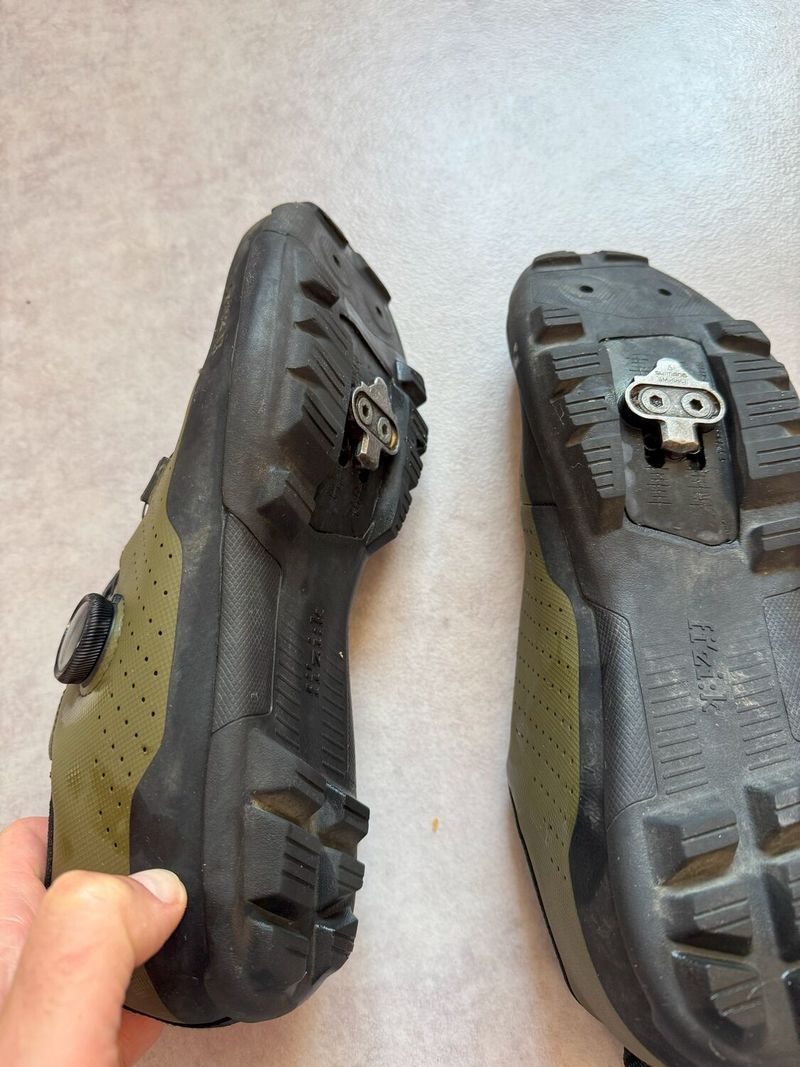 Fizik tretry Tarra Atlas army 44