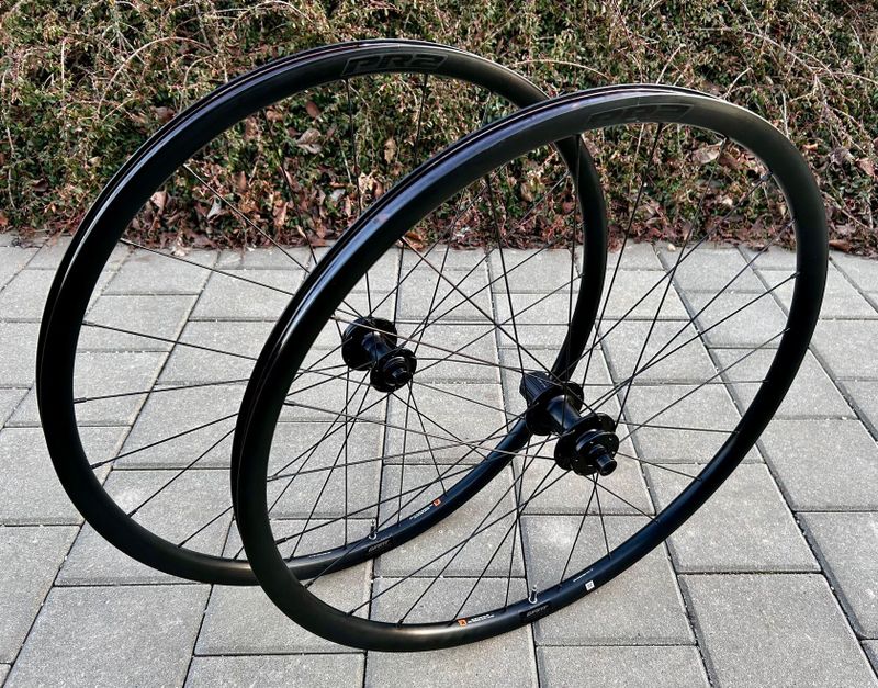 Kola Giant PR2 700c 622*22