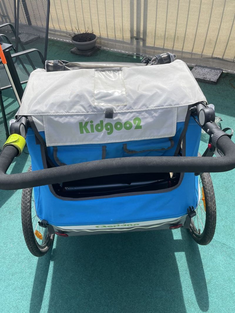 Prodáme vozík Qeridoo Kidgoo 2 – spolehlivý parťák na vaše rodinné výlety