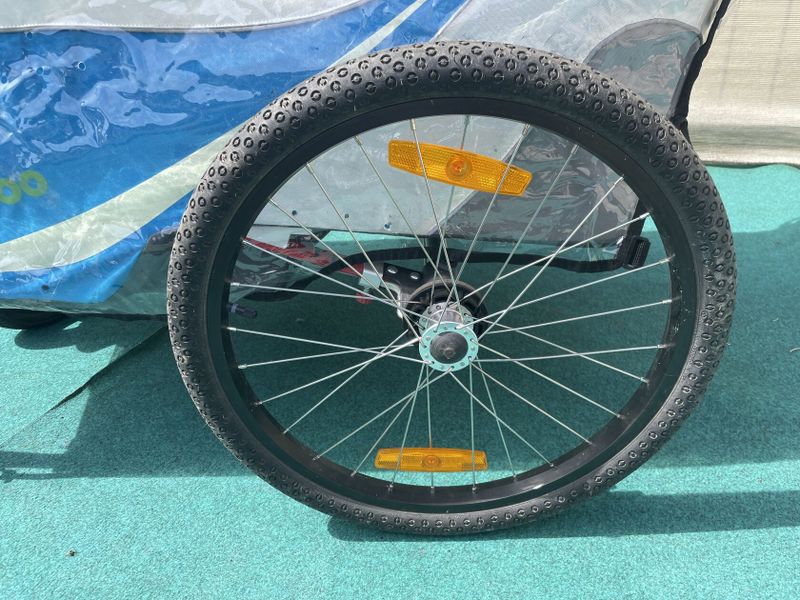 Prodáme vozík Qeridoo Kidgoo 2 – spolehlivý parťák na vaše rodinné výlety