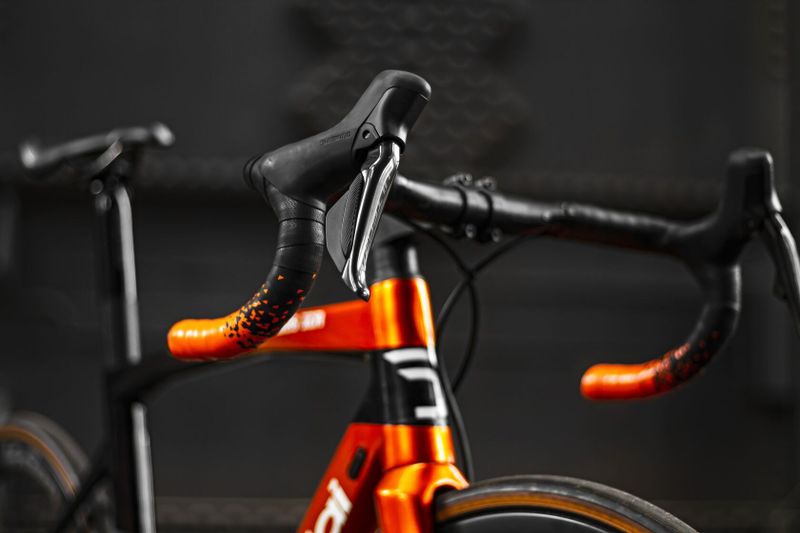 Dedacciai Scuro 25, Shimano Ultegra Di2 2x12, Vision Metron Carbon