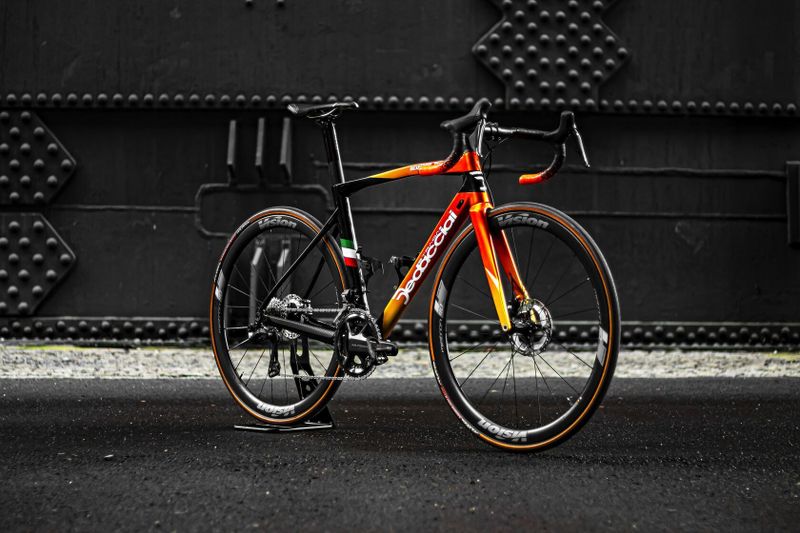 Dedacciai Scuro 25, Shimano Ultegra Di2 2x12, Vision Metron Carbon