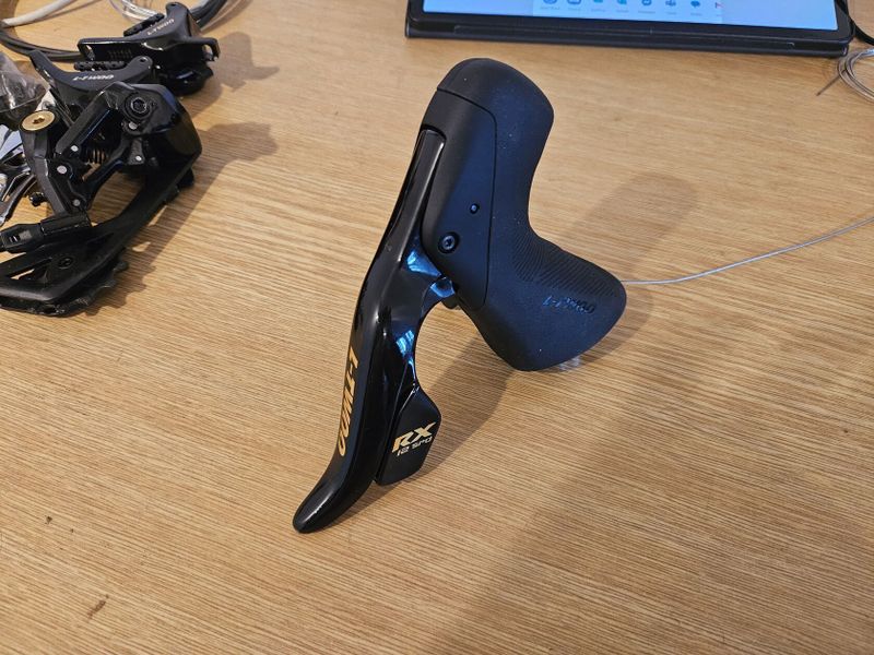 Prodám 12x2 hydraulický groupset s kazetou