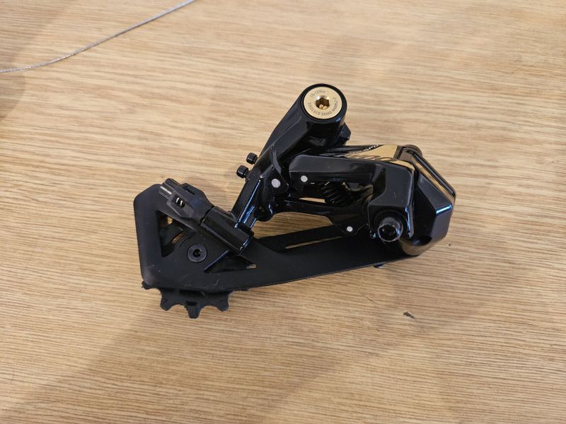 Prodám 12x2 hydraulický groupset s kazetou