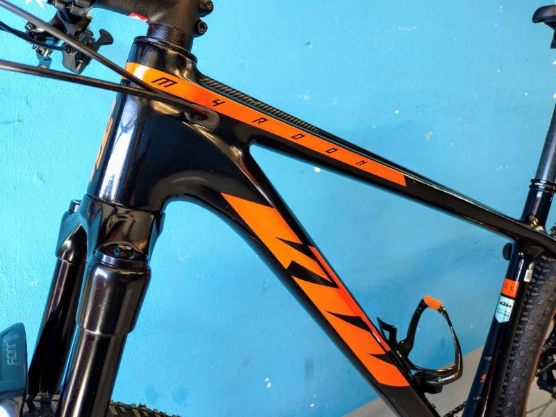 KTM myroon vel. L