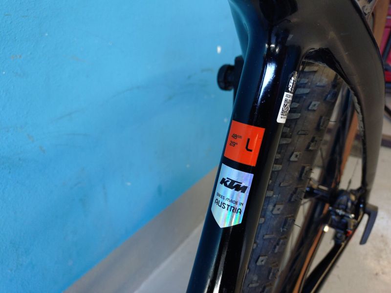 KTM myroon vel. L