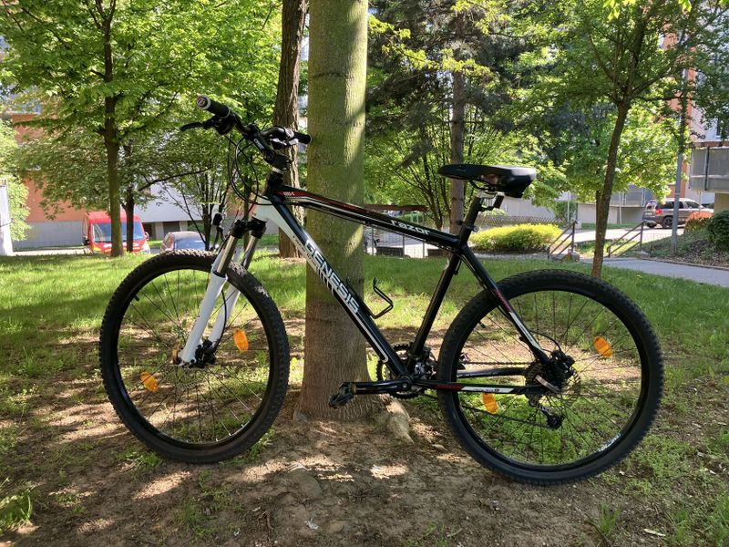 Dámské horské kolo Genesis Razor – spolehlivé, pravidelně servisované