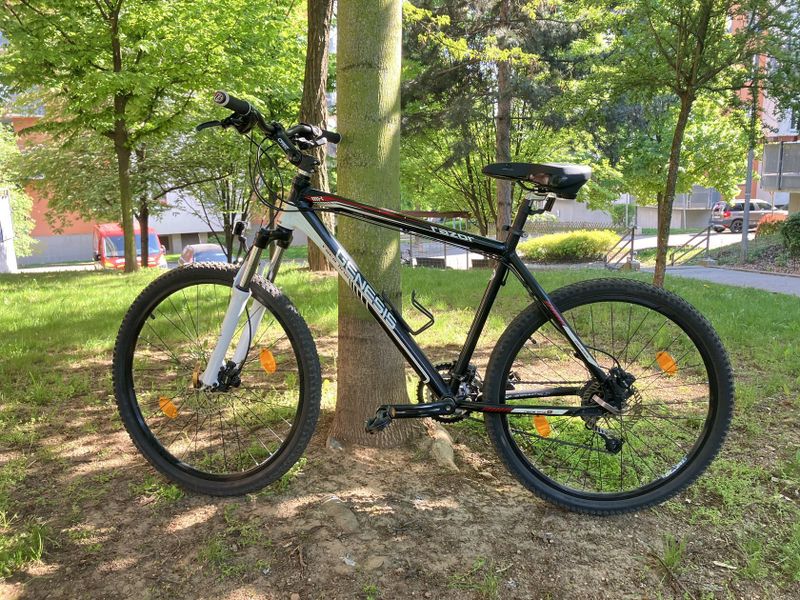 Dámské horské kolo Genesis Razor – spolehlivé, pravidelně servisované