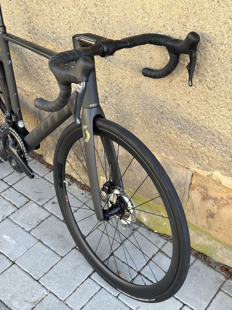 Scott Addict RC 15 (2024) – vel. M 54, Ultegra Di2 