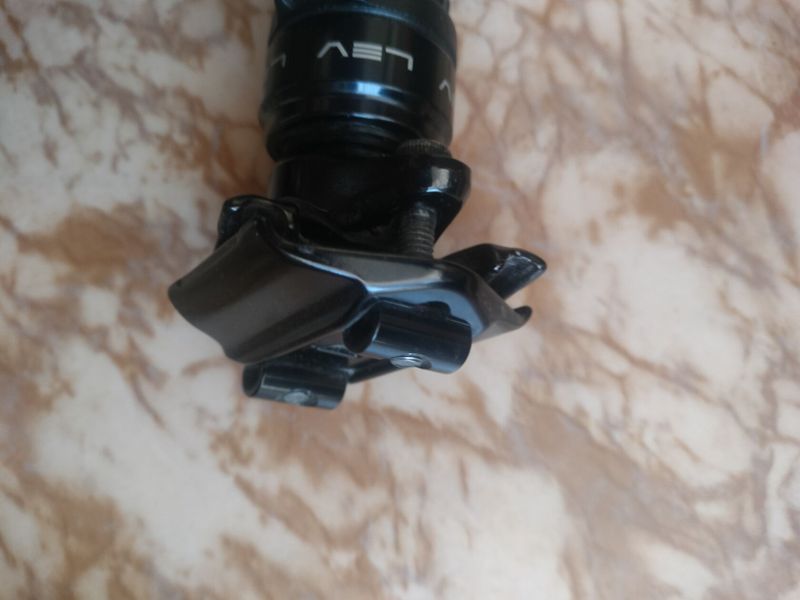 Kind shock lev , Teleskopická sedlovka, 31,6 mm, 335 mm, zdvih 100mm,434 g, komplet , vnější vedení