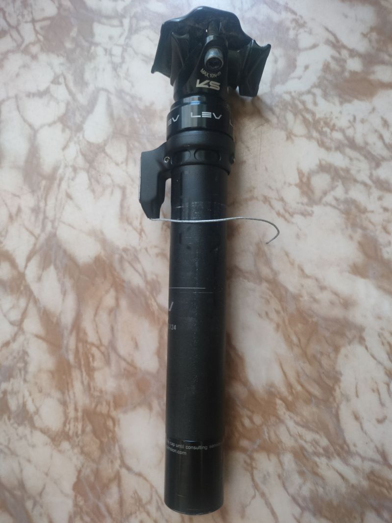 Kind shock lev , Teleskopická sedlovka, 31,6 mm, 335 mm, zdvih 100mm,434 g, komplet , vnější vedení