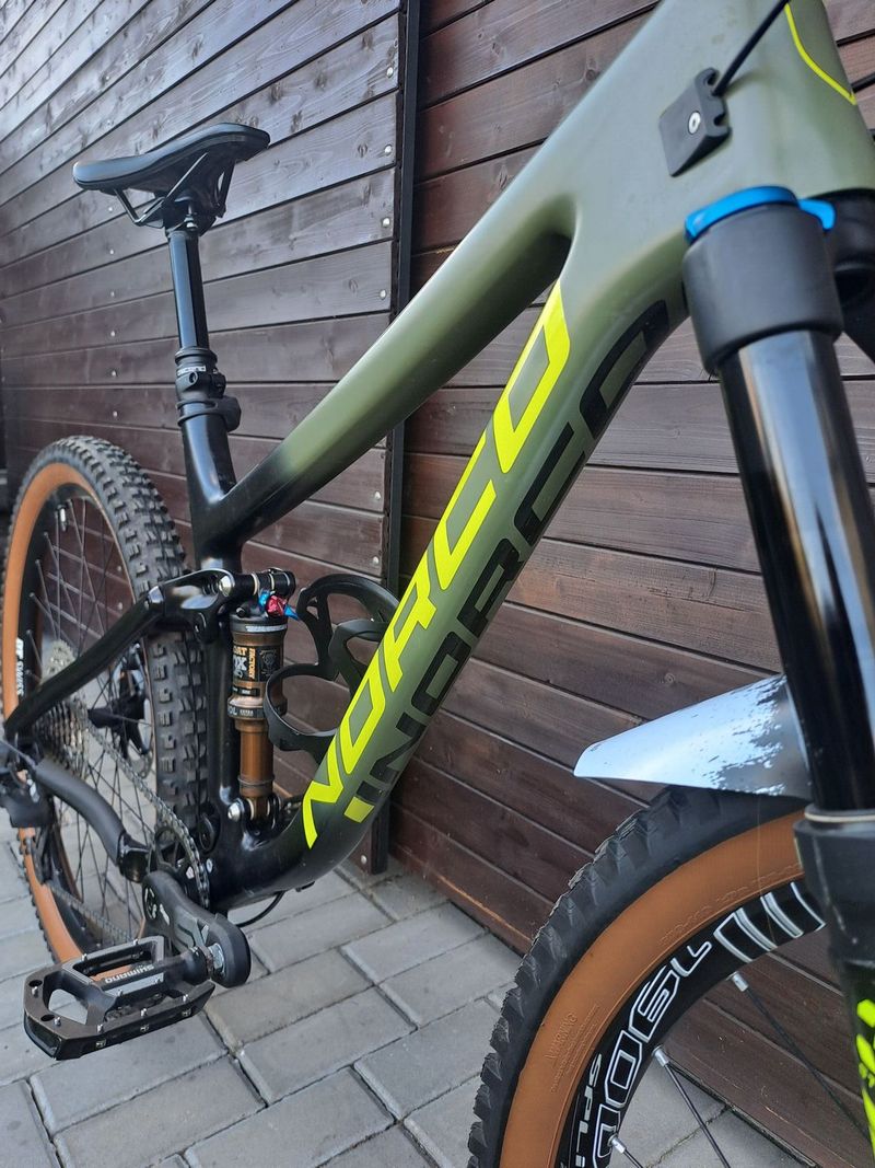 Zánovní v TOP stavu enduro bike Norco Optic ve velikosti M / kola 27,5er pro ženu nebo dítě / FOX 