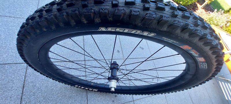 Zadni kolo Fulcrum/Newmen EG35/Maxxis