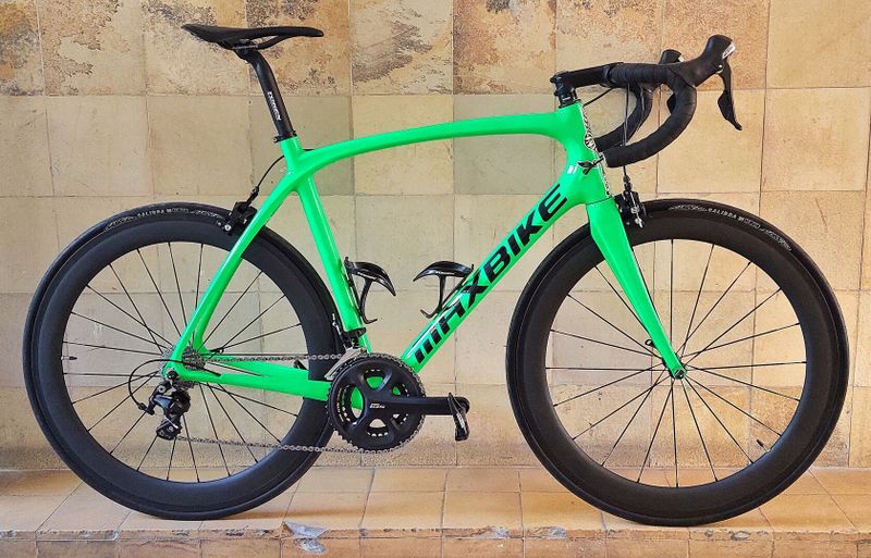 Silniční karbonové kolo Maxbike