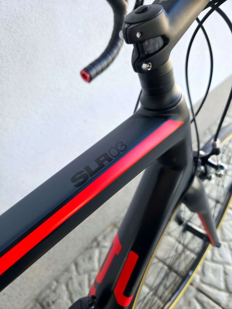 Silniční kolo BMC Teammachine SLR03 ONE Carbon 2021