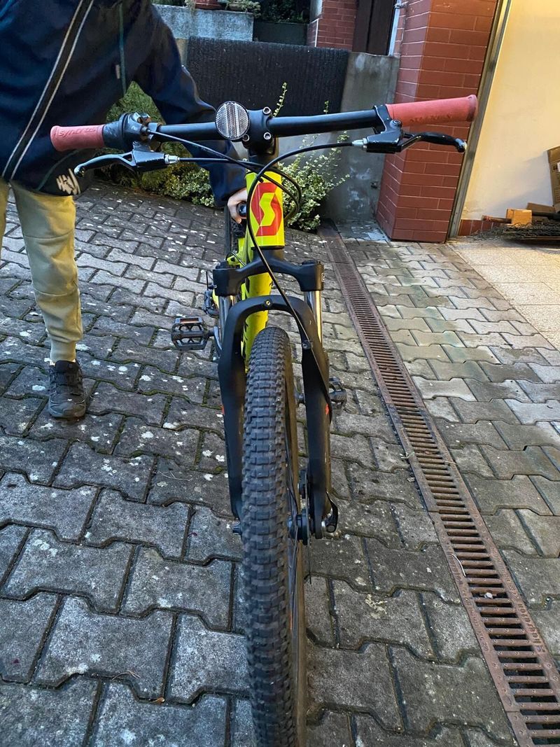 Scott Scale 24