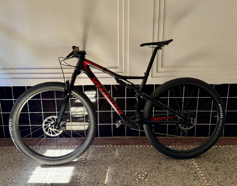 Specialized EPIC | Nová vidlice | Nová kazeta | Nová zapletená kola + pneu | Brain po servisu 2025