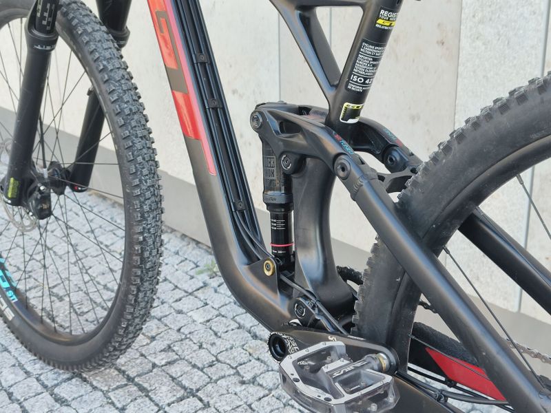 GT Sensor 29 Carbon Elite