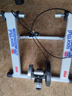Prodám cyklistický trenažér s magnetickou brzdou