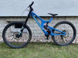 SANTA CRUZ V-10