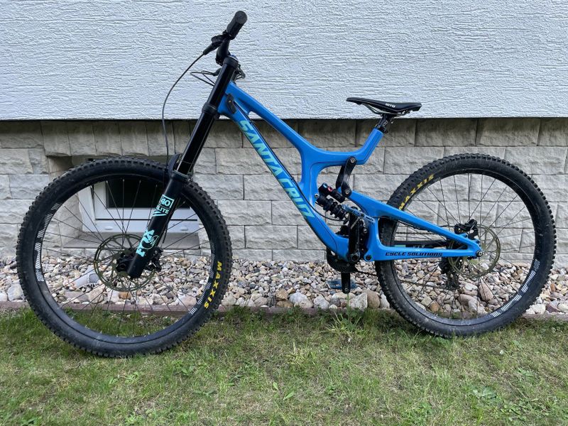 SANTA CRUZ V-10
