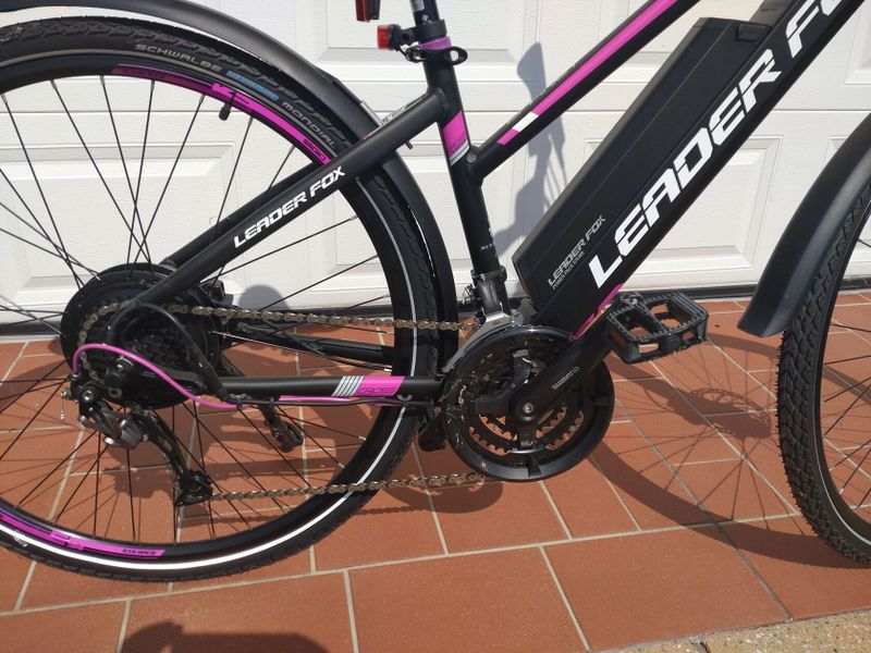 Prodám dámské elektrokolo LeadeFox Barnet Cross Series