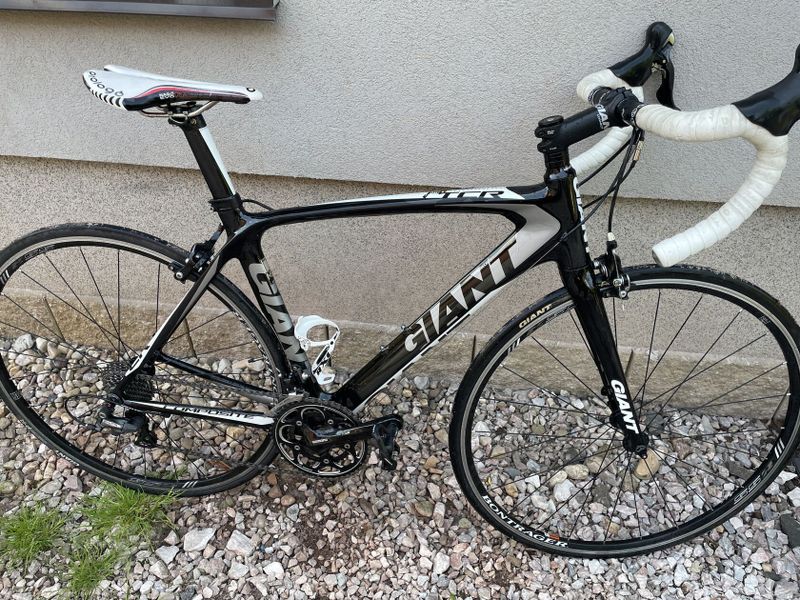 Silniční kolo Giant 