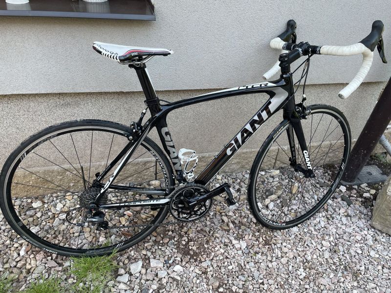 Silniční kolo Giant 