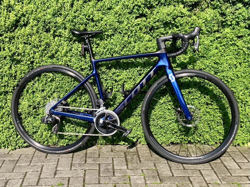 Scott Addict 10 r.v. 2022 - perfektní stav